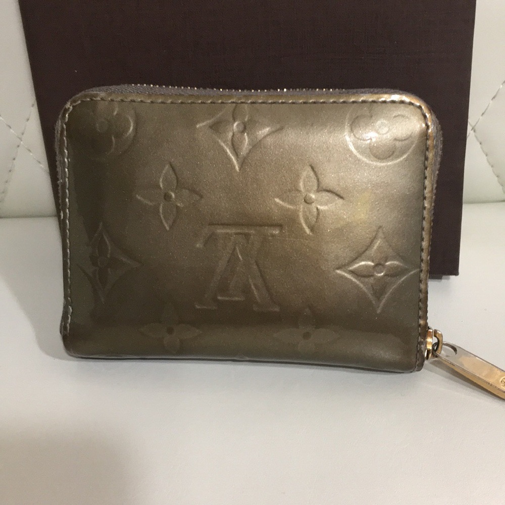 Louie Vuitton Zippy Wallet